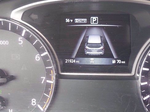 Used 2019 Nissan Pathfinder S image 22