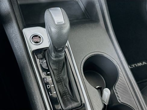 Used 2025 Nissan Altima 2.5 SV image 23