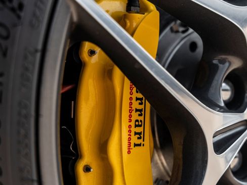 Used 2016 Ferrari California T RWD image 17