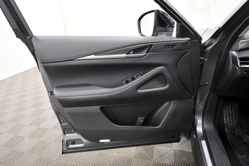 Used 2025 INFINITI QX60 Luxe AWD/4WD image 13