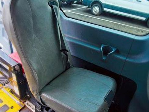 Used 2018 Ford Transit 150 XL image 11