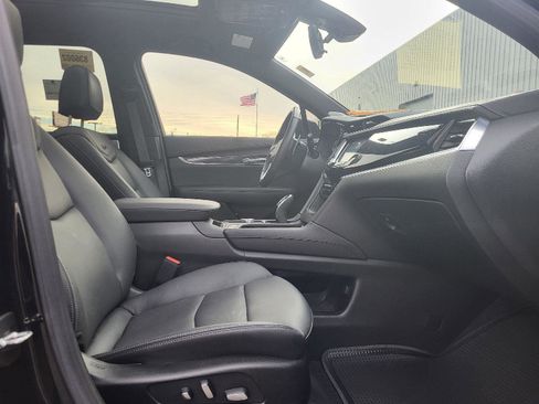 Used 2024 Cadillac XT6 Sport image 12