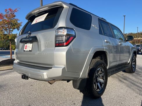 Certified 2022 Toyota 4Runner TRD Off-Road Premium image 3