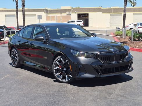 New 2027 BMW i5 eDrive40 w/ Executive Package RWD image 2