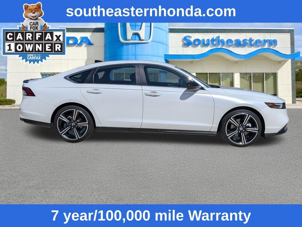Used 2024 Honda Accord Sport image 2