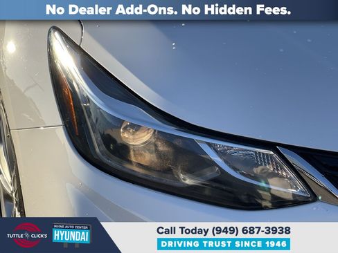 Used 2017 Chevrolet Cruze Premier FWD image 10