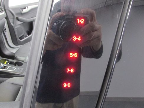 Used 2022 Ford Escape SEL image 19