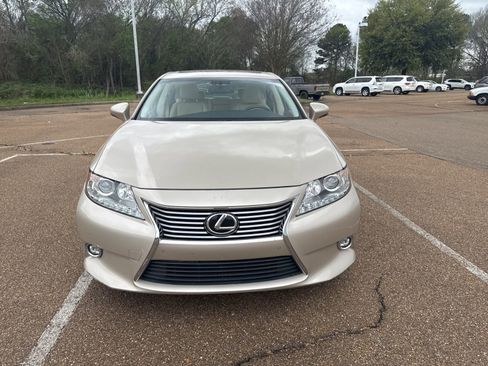 Used 2014 Lexus ES 350 w/ Luxury Package image 2