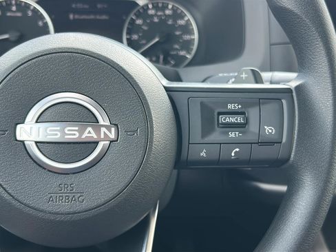 Used 2025 Nissan Pathfinder S FWD image 17