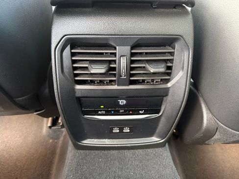 Used 2024 BMW 330i xDrive Sedan w/ Convenience Package image 11