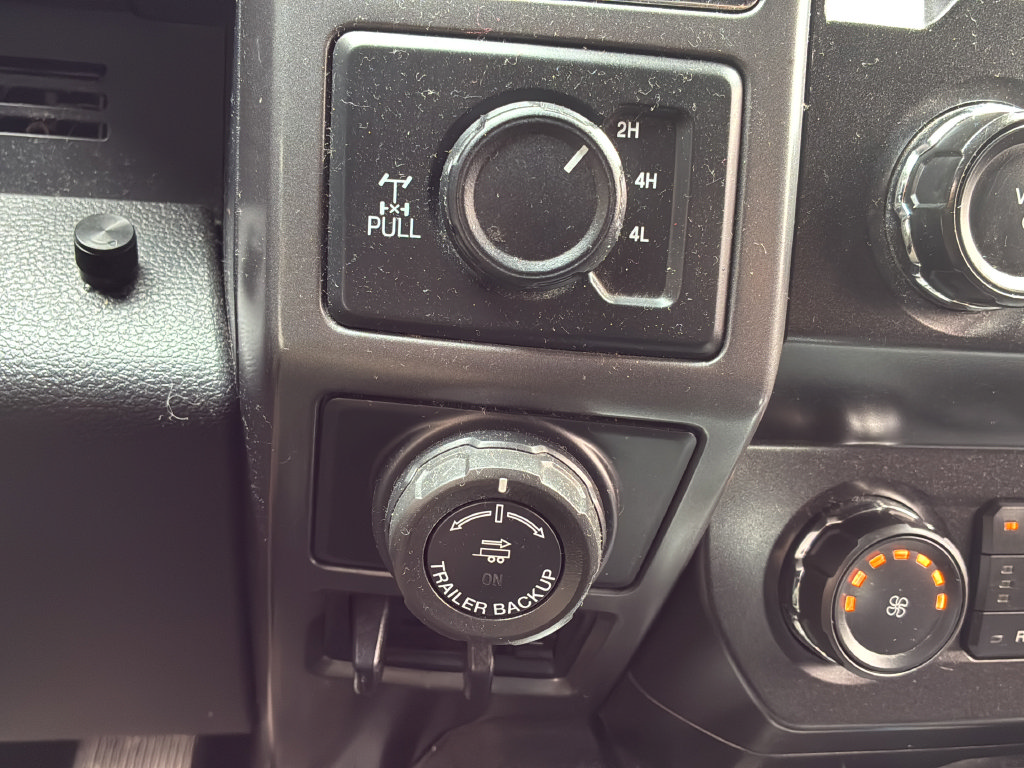 Used 2020 Ford F150 XLT w/ Equipment Group 302A Luxury AWD/4WD image 36
