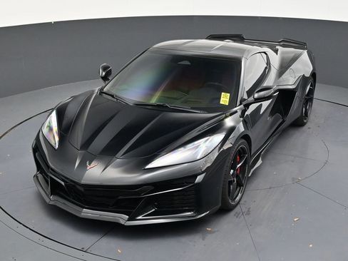 Used 2025 Chevrolet Corvette E-Ray AWD/4WD image 19