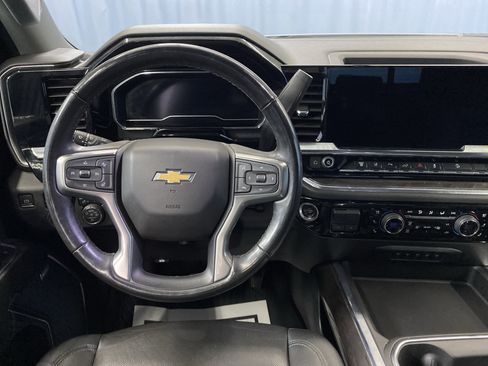 Used 2024 Chevrolet Silverado 2500 LTZ w/ LTZ Convenience Package image 26