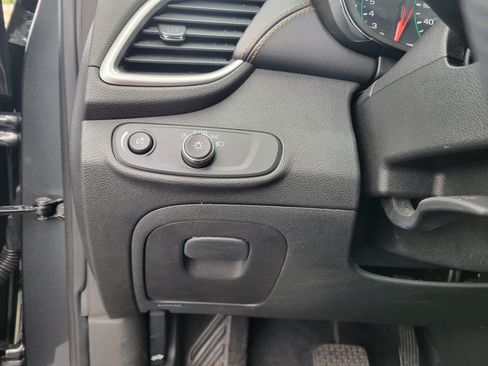 Used 2019 Chevrolet Trax LS FWD image 15