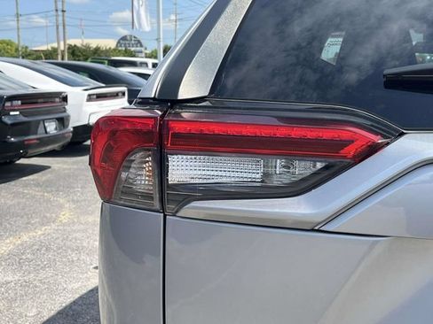 Used 2022 Toyota RAV4 XLE FWD image 10