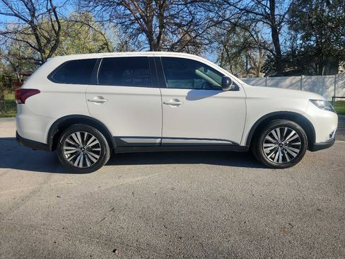 Used 2019 Mitsubishi Outlander ES image 9