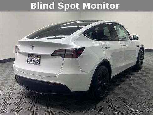 Used 2025 Tesla Model Y Long Range image 5