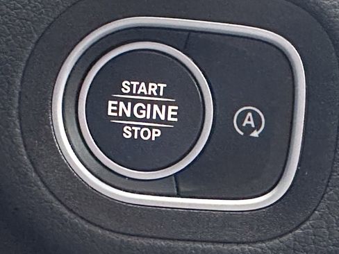 Used 2025 Mercedes-Benz GLE 350 4MATIC image 25