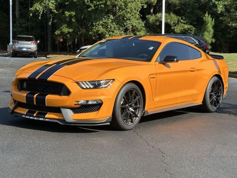 Used 2018 Ford Mustang Shelby GT350 w/ Convenience Package RWD image 5