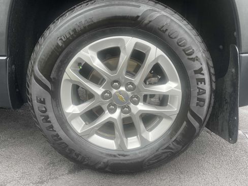Used 2021 Chevrolet Traverse LT AWD/4WD image 7