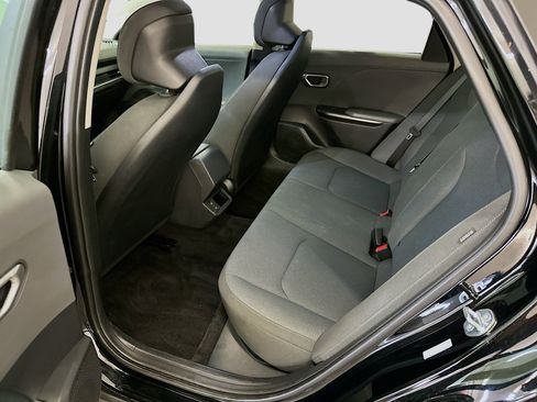 Used 2025 Kia K4 LXS image 29