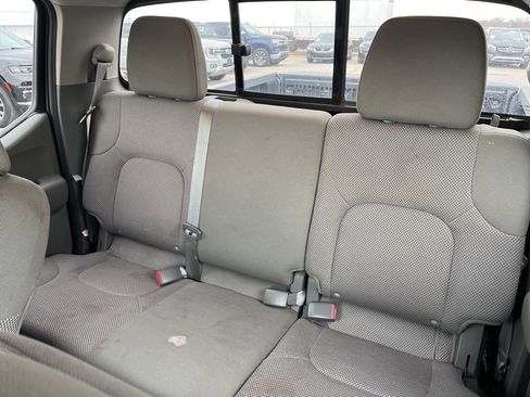 Used 2019 Nissan Frontier SV image 17