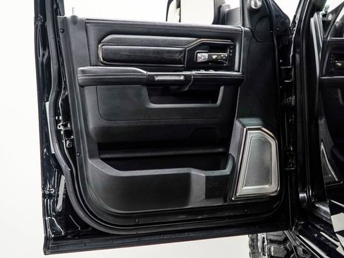 Used 2023 RAM 2500 Limited image 33