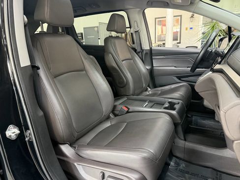 Used 2018 Honda Odyssey EX-L image 16