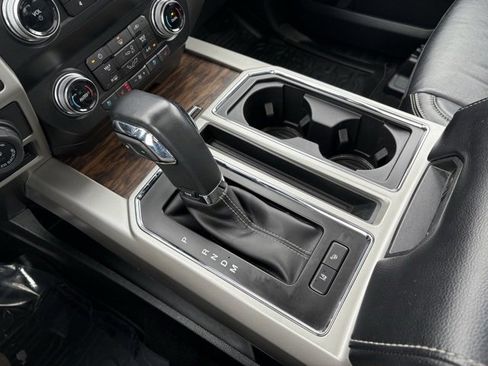 Used 2019 Ford F150 Lariat w/ Equipment Group 502A Luxury image 31