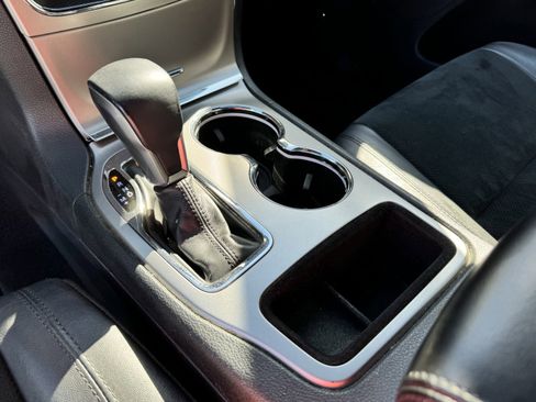 Used 2018 Jeep Grand Cherokee Altitude image 26