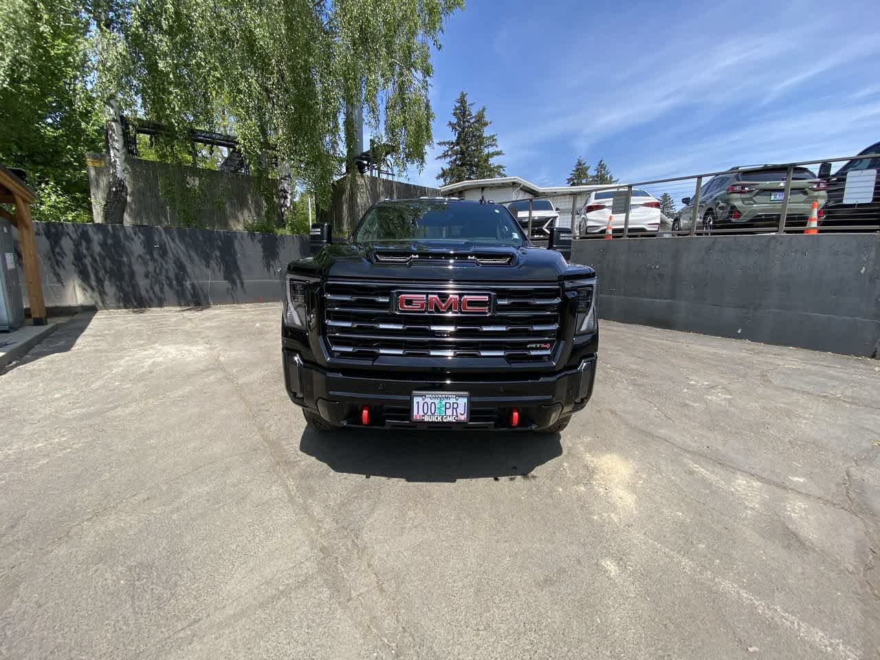 Used 2024 GMC Sierra 2500 AT4 w/ AT4 Premium Plus Package AWD/4WD image 9