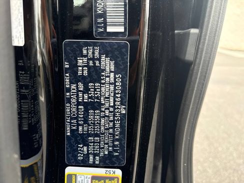Used 2024 Kia Carnival SX FWD image 12