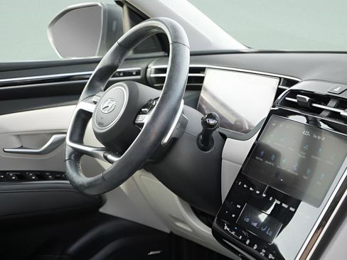 Certified 2024 Hyundai Tucson Limited AWD/4WD image 13