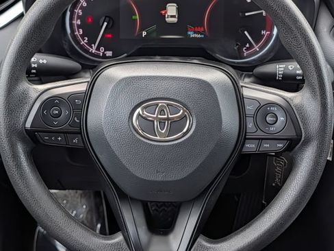 Used 2025 Toyota RAV4 LE AWD/4WD image 13