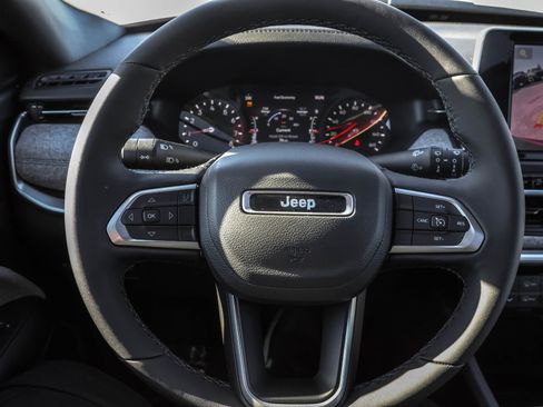 New 2025 Jeep Compass Latitude w/ Sun & Sound Group image 28