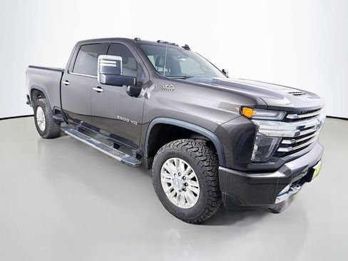 Used 2020 Chevrolet Silverado 2500 High Country w/ Technology Package AWD/4WD image 4