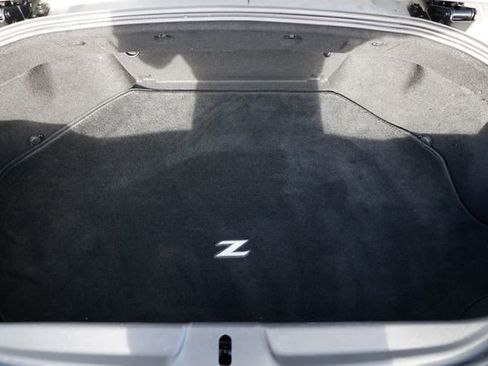 Used 2010 Nissan 370Z Touring image 11