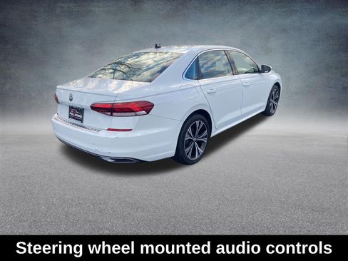 Used 2022 Volkswagen Passat 2.0T SE image 6