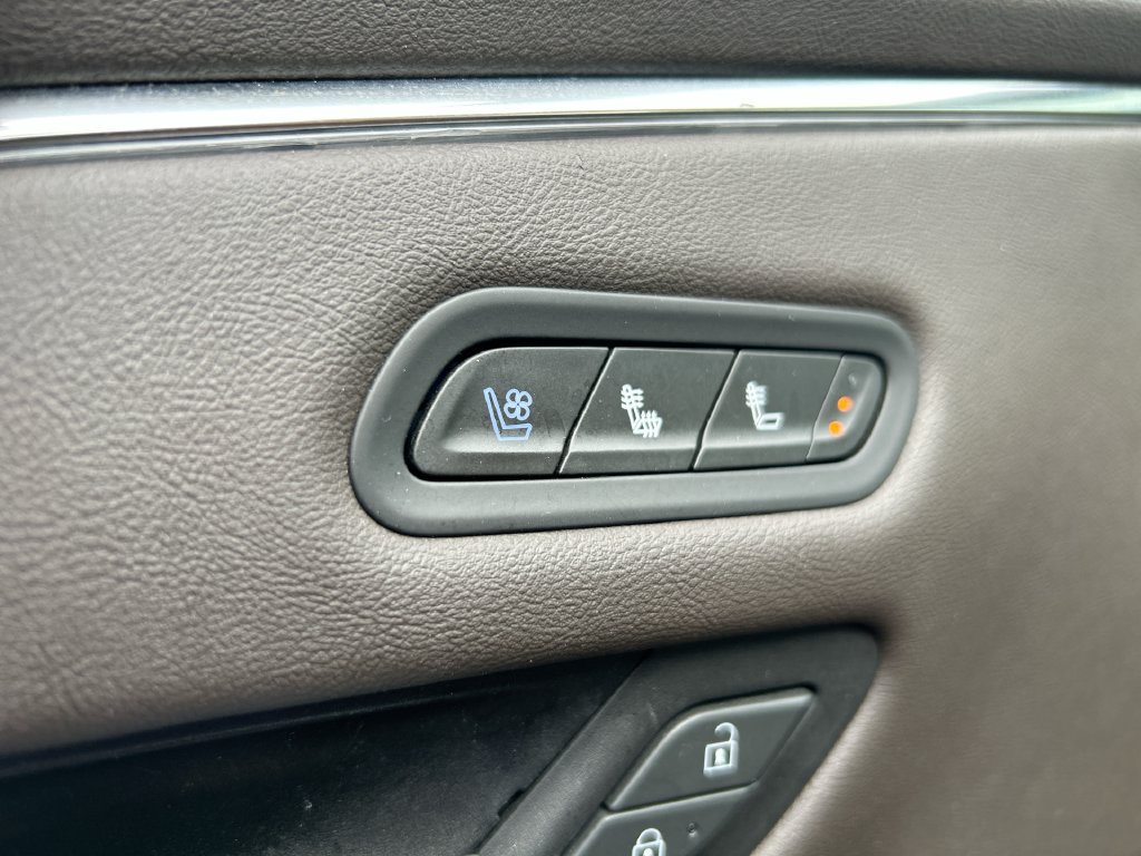 Used 2022 Cadillac Escalade Sport AWD/4WD image 30