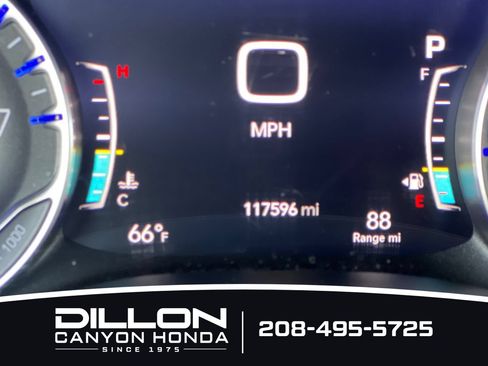 Used 2022 Chrysler Pacifica Touring-L FWD image 32