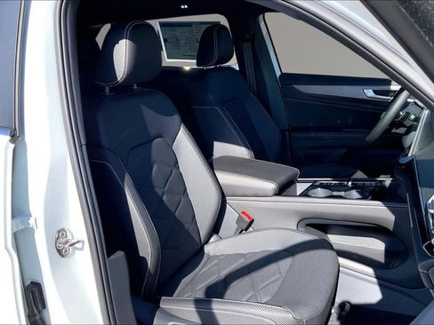 New 2026 Volkswagen Atlas Cross Sport SE AWD/4WD image 11