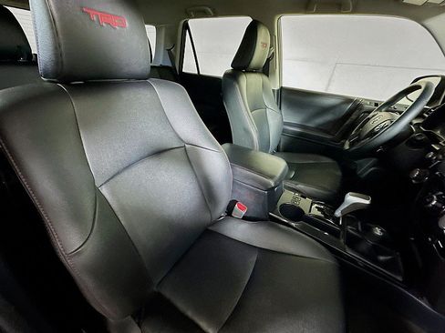 Used 2021 Toyota 4Runner TRD Off-Road Premium AWD/4WD image 27