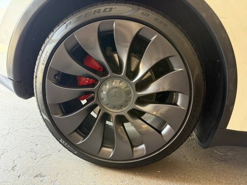 Used 2020 Tesla Model Y Performance AWD/4WD image 35