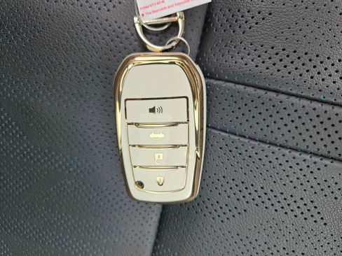Used 2025 Toyota Camry XSE FWD image 29
