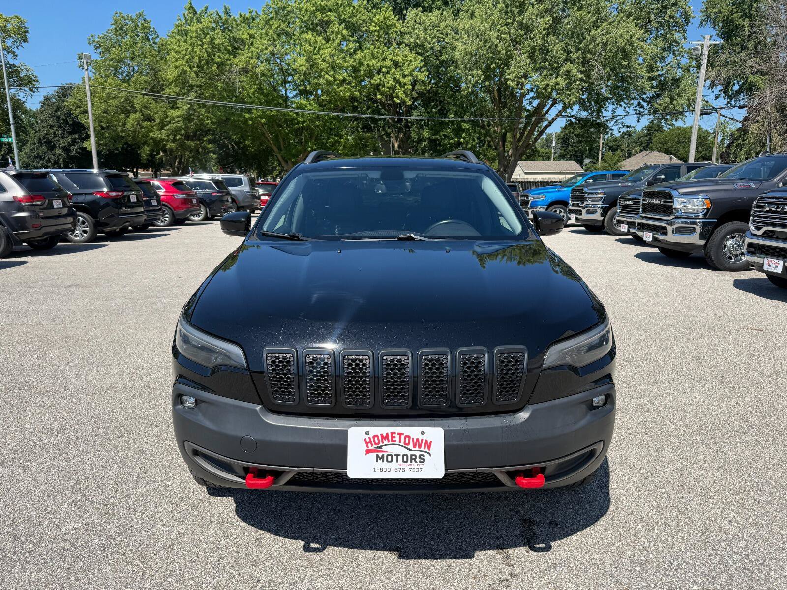 Used 2019 Jeep Cherokee Trailhawk w/ Comfort/Convenience Group AWD/4WD image 2