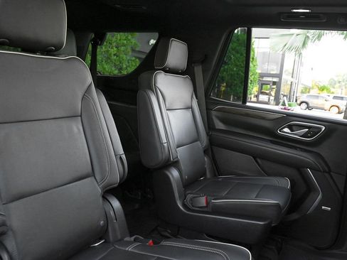 Used 2021 Chevrolet Tahoe Premier w/ Premium Package image 14