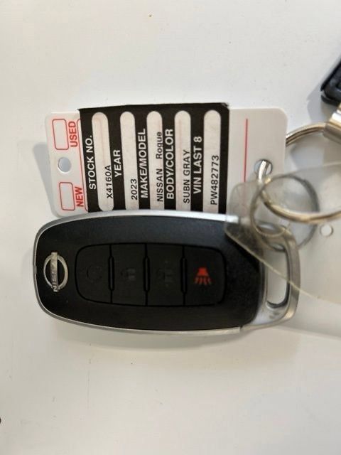 Used 2023 Nissan Rogue SV AWD/4WD image 8