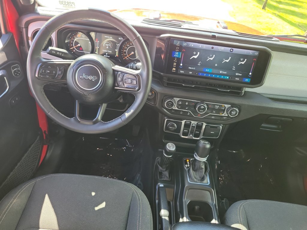 Used 2025 Jeep Wrangler Unlimited Sport AWD/4WD image 27