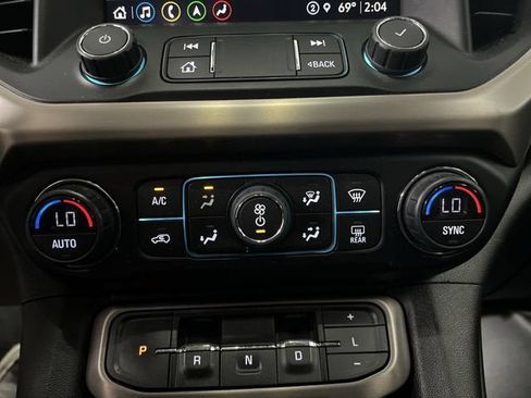 Certified 2022 GMC Acadia Denali w/ GMC Pro Grade Package AWD/4WD image 18