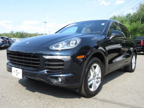 Used 2018 Porsche Cayenne AWD/4WD image 1